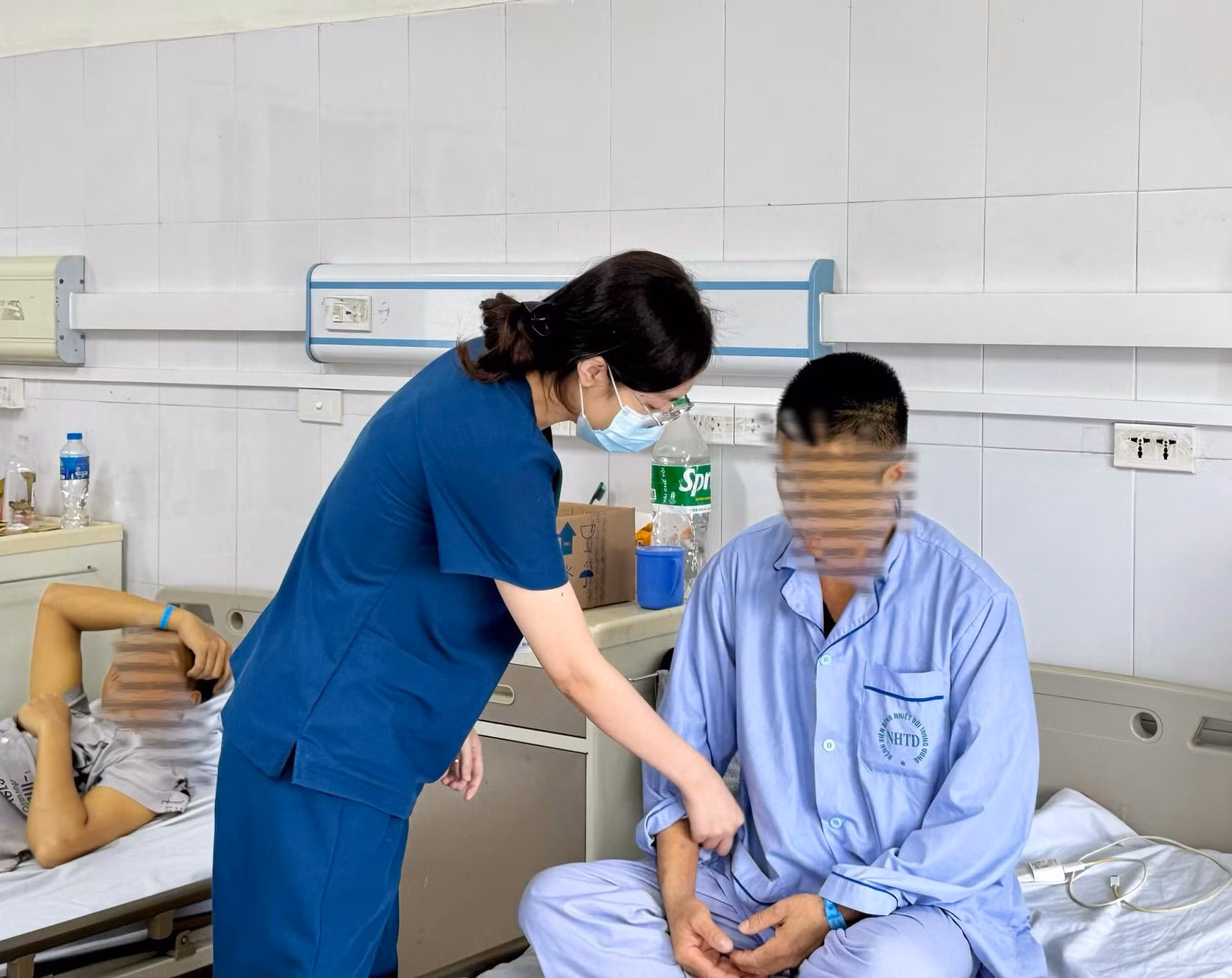 Ngộ độc gan sau nửa tháng uống thuốc nam -0