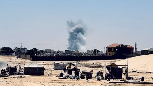 Israel dồn quân về phía Nam, tập kích mục tiêu khắp Dải Gaza