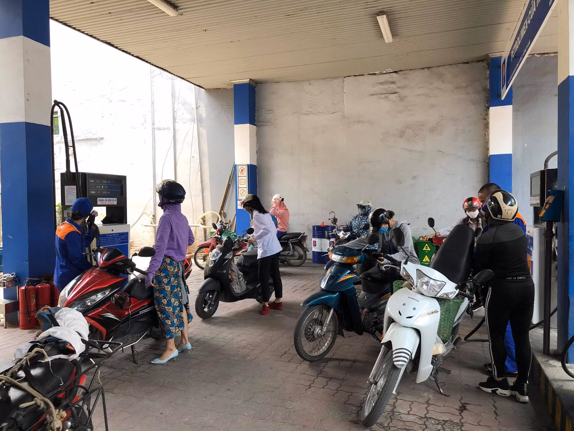 Bộ Công Thương kiến nghị giảm 50% thuế bảo vệ môi trường với xăng -0