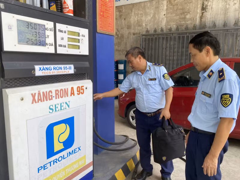 Bộ Công Thương nêu lý do thương nhân phân phối xăng dầu bị thu hồi giấy phép -0