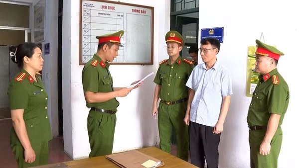 Bắt Phó Giám đốc Sở Tài nguyên và Môi trường tỉnh Bắc Kạn