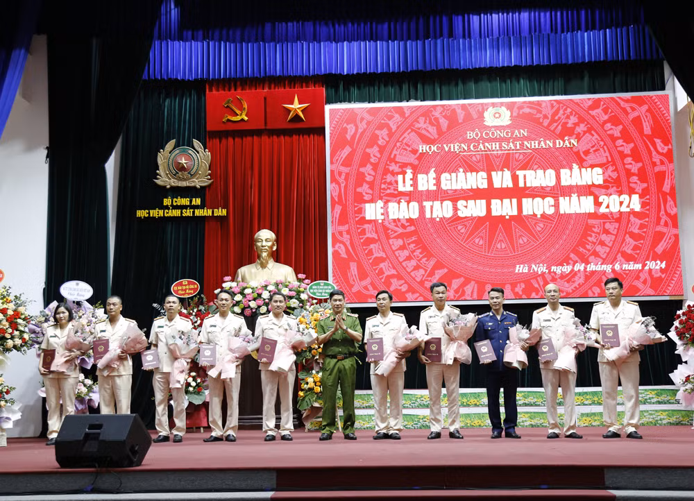 Học viện CSND trao bằng tiến sĩ, thạc sĩ năm 2024 -0