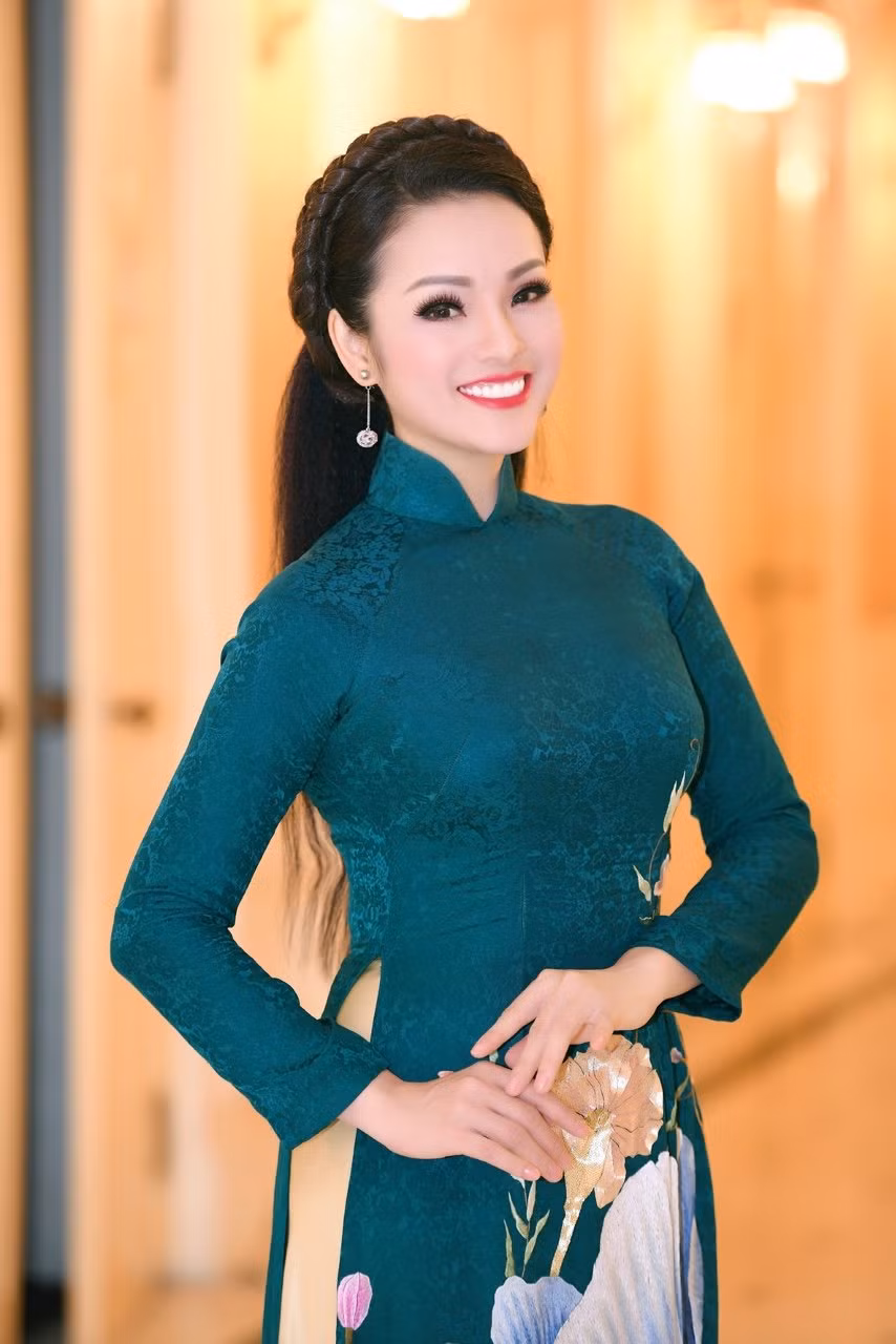 Chương trình nghệ thuật đặc biệt kỷ niệm 76 năm Ngày Bác Hồ ra Lời kêu gọi Thi đua ái quốc -0