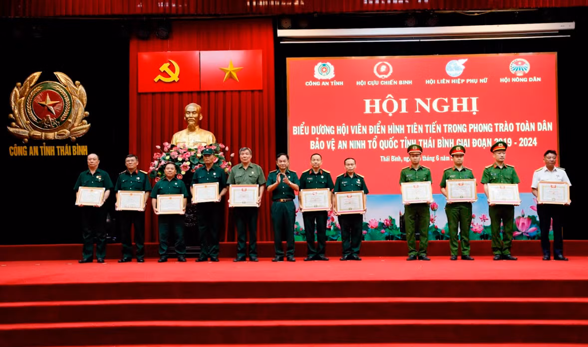 80 hội viên được khen thưởng trong phong trào toàn dân bảo vệ ANTQ -0