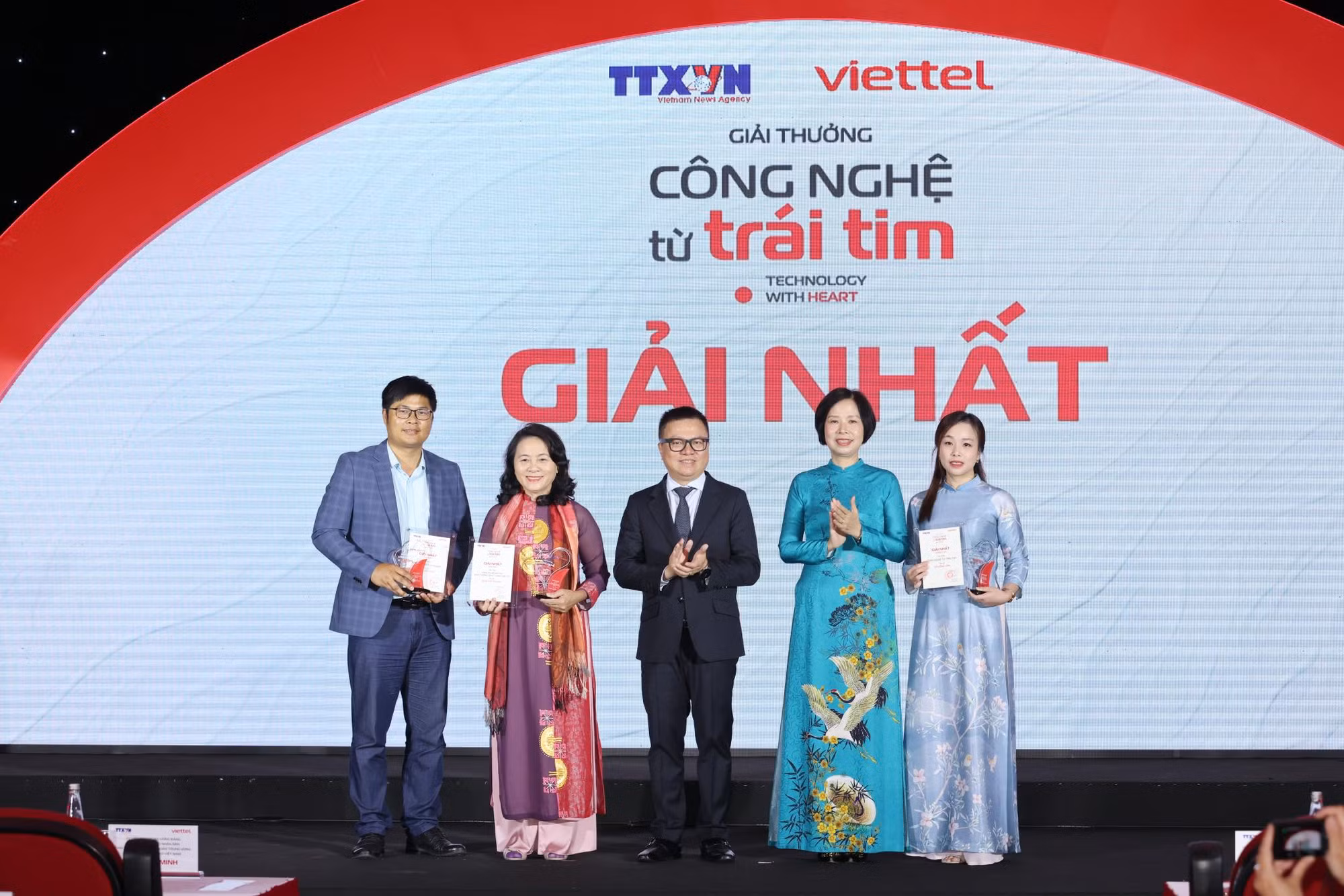 32 tác phẩm xuất sắc tại&nbsp;Giải thưởng 