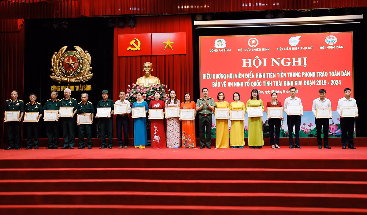 80 hội viên được khen thưởng trong phong trào toàn dân bảo vệ ANTQ -0