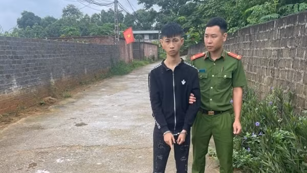 Bắt nhóm thanh niên sử dụng hung khí, gây rối trật tự công cộng