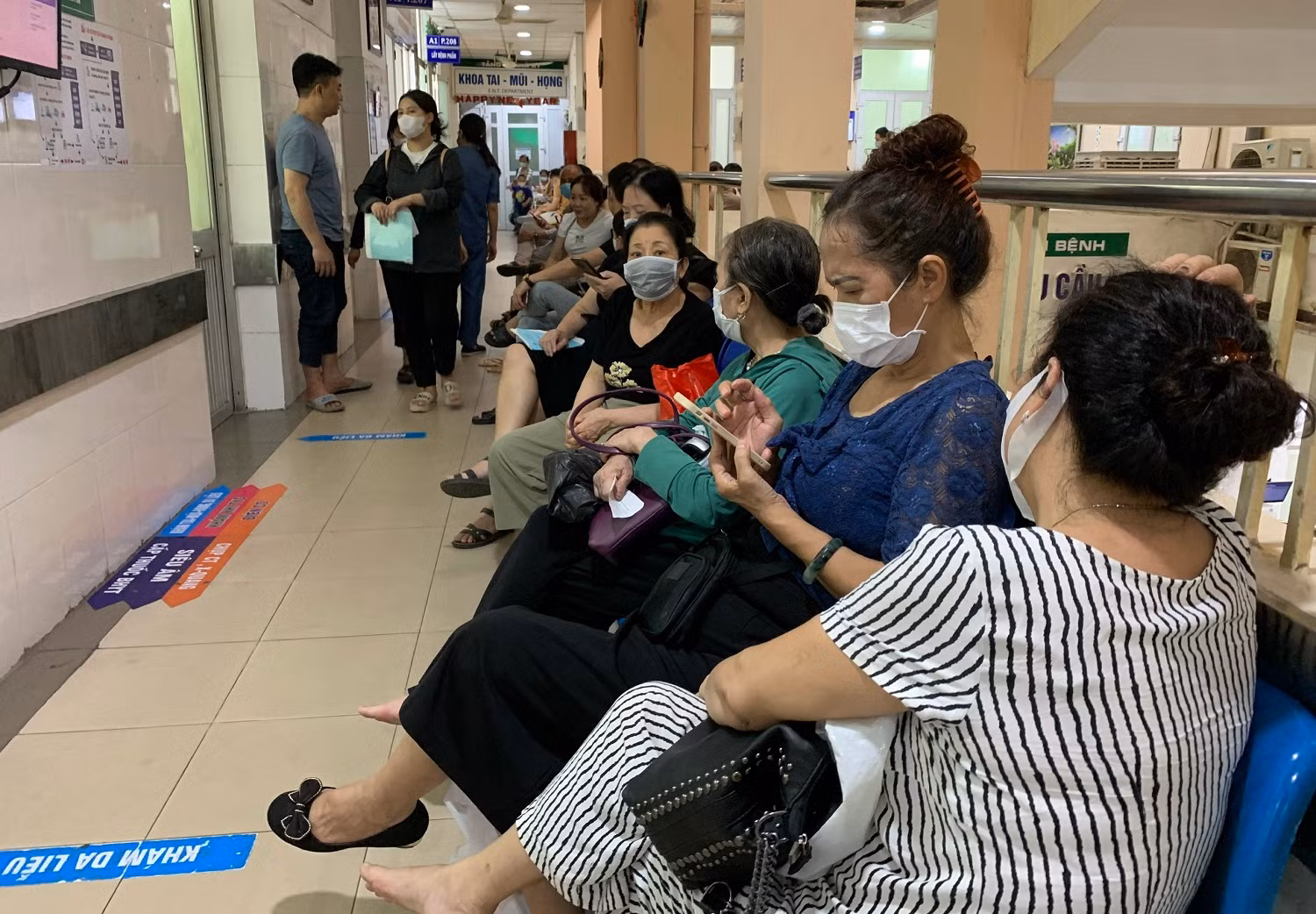 Dùng thuốc vô tội vạ, hậu quả khôn lường (thiếu ảnh) -0