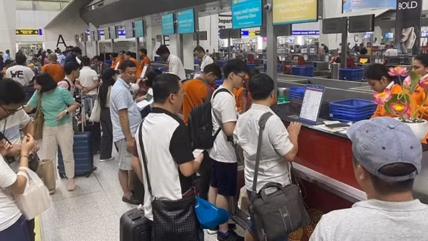 Giá vé máy bay đã “hạ nhiệt”