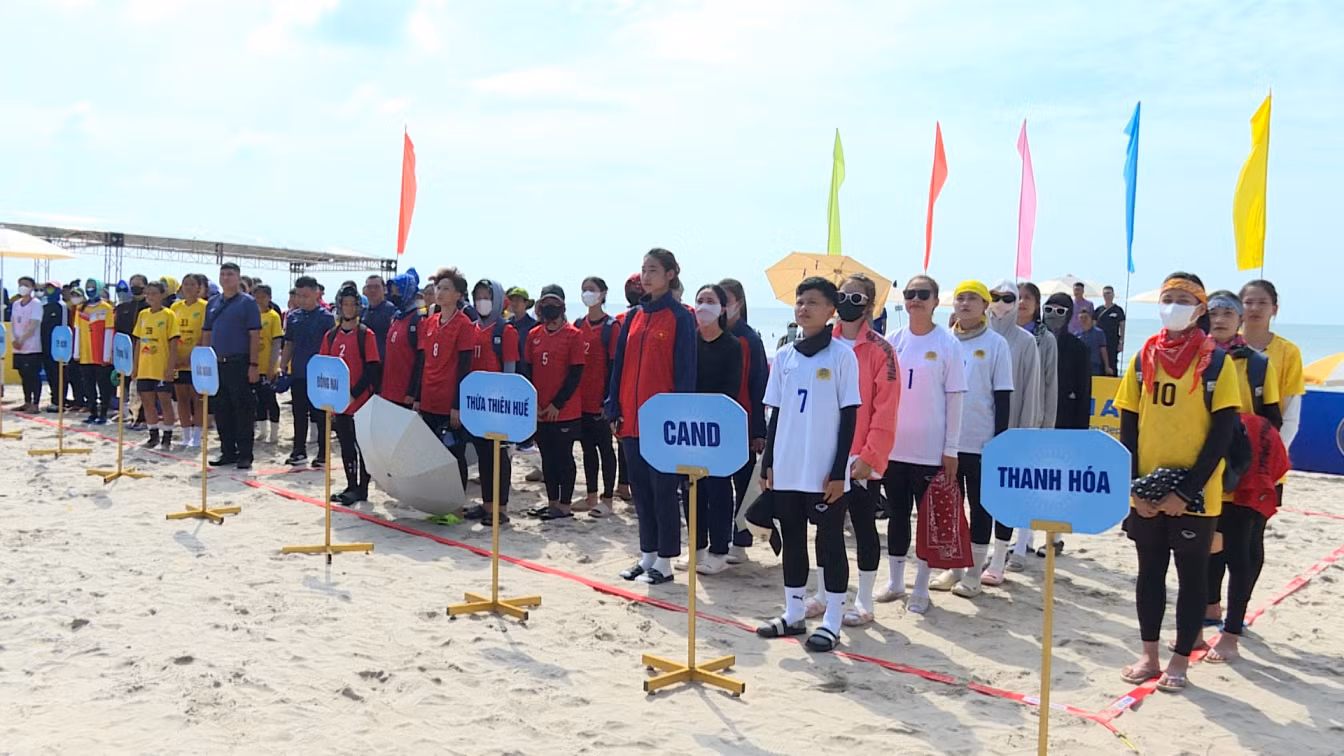 Đội tuyển CAND tham gia tranh tài tại Giải vô địch cầu mây bãi biển quốc gia 2024 -0