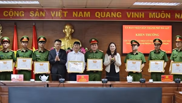 Nhiều tập thể, cá nhân thuộc Công an TP Đà Lạt được khen thưởng