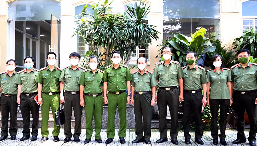 Báo chí Công an nhân dân tiếp tục bám sát cơ sở để có những phản ánh kịp thời -0