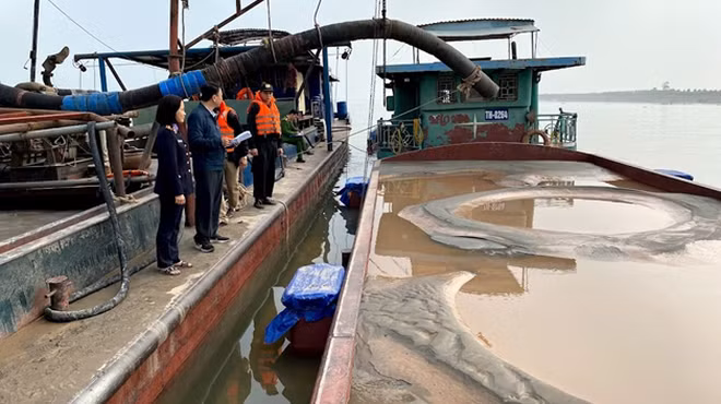 Giám đốc “ăn” hàng trăm triệu đồng từ khai thác trái phép -0