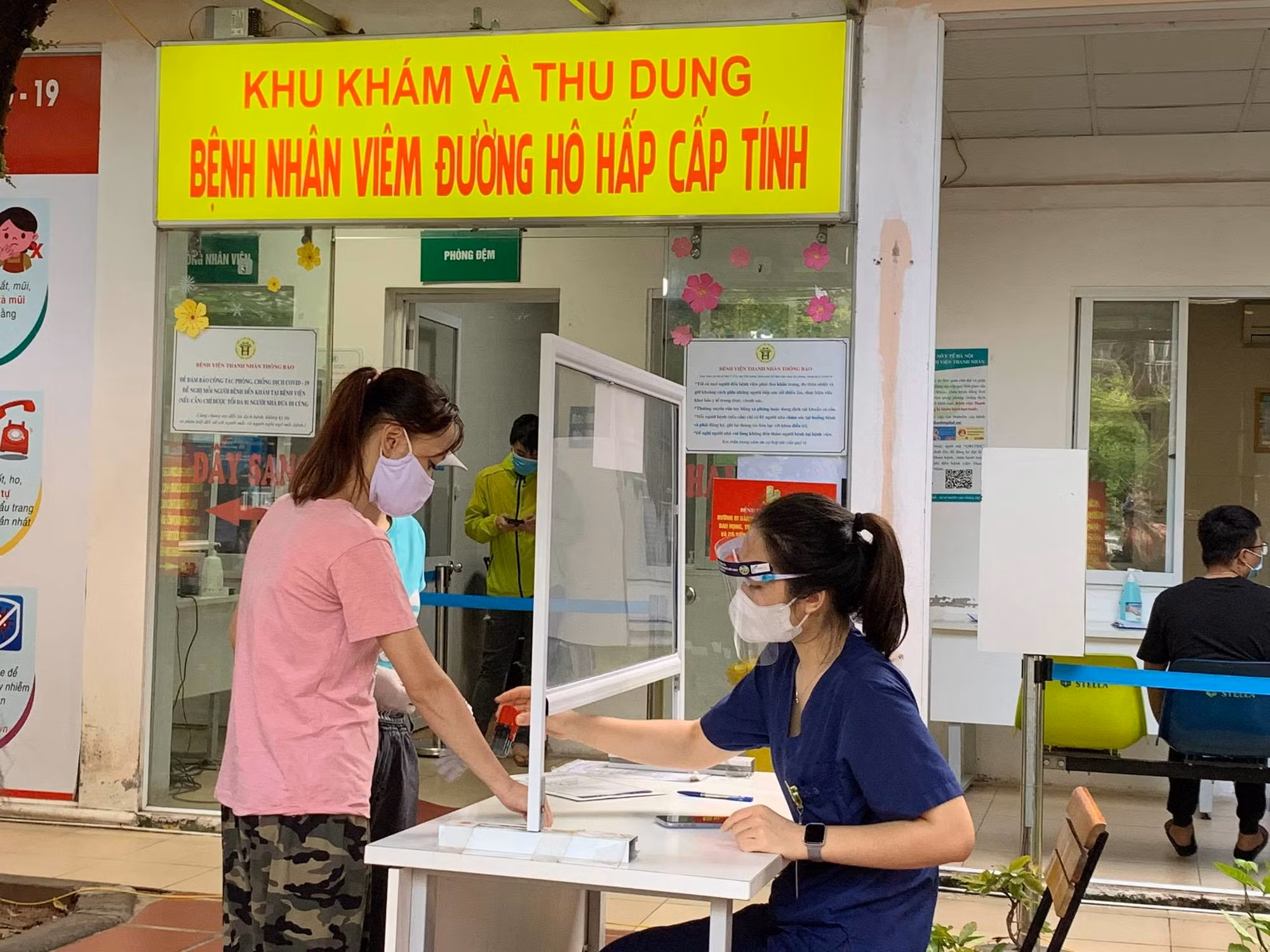 Sáng nay, Hà Nội thêm 3 ca dương tính, có 1 ca cộng đồng ở phường Vĩnh Hưng -0