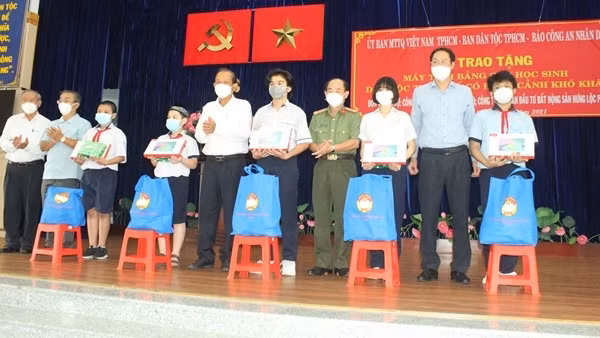 Nhiều hoạt động thiết thực với người nghèo ảnh 2