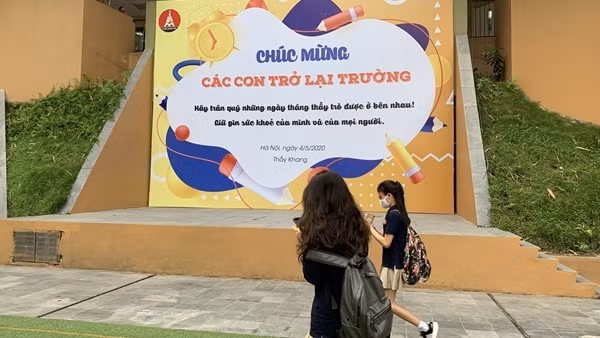 Hà Nội cho học sinh 18 huyện, thị xã đi học trở lại từ 8/11 ảnh 3