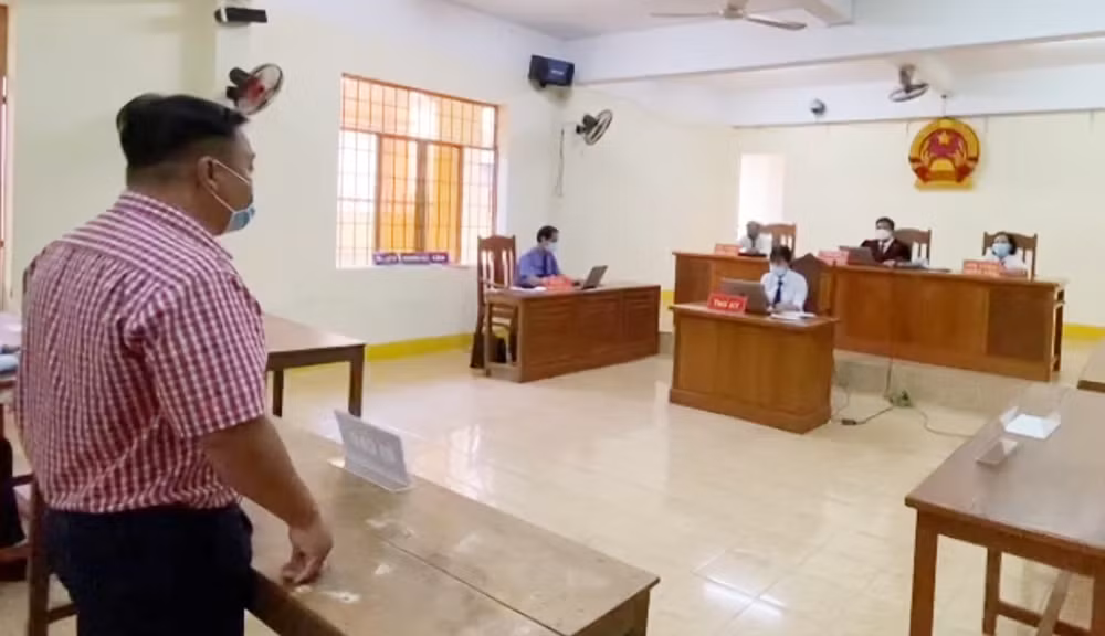 Đối tượng giả danh cán bộ Bộ Công an lĩnh 12 tháng tù -0
