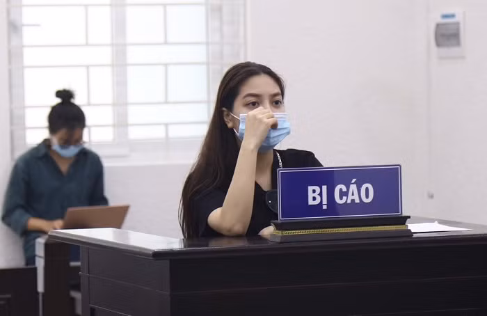 Y án nữ 9X môi giới mại dâm nam giá 18 triệu đồng -0