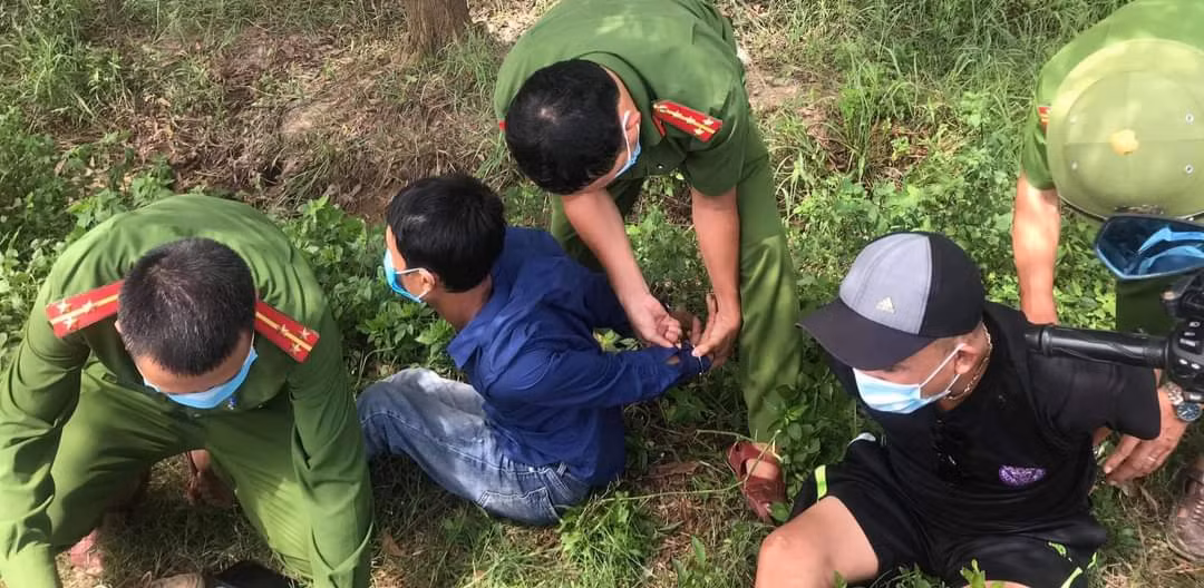 CSGT đưa sản phụ đi cấp cứu ảnh 2