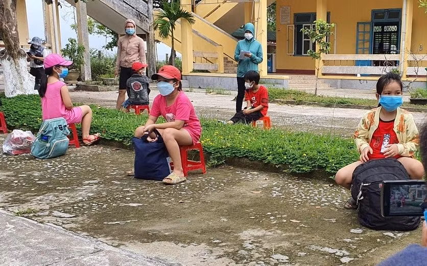 32 học sinh Tiểu học ở Huế cách ly tại trường do liên quan ca nghi nhiễm COVID-19 -0