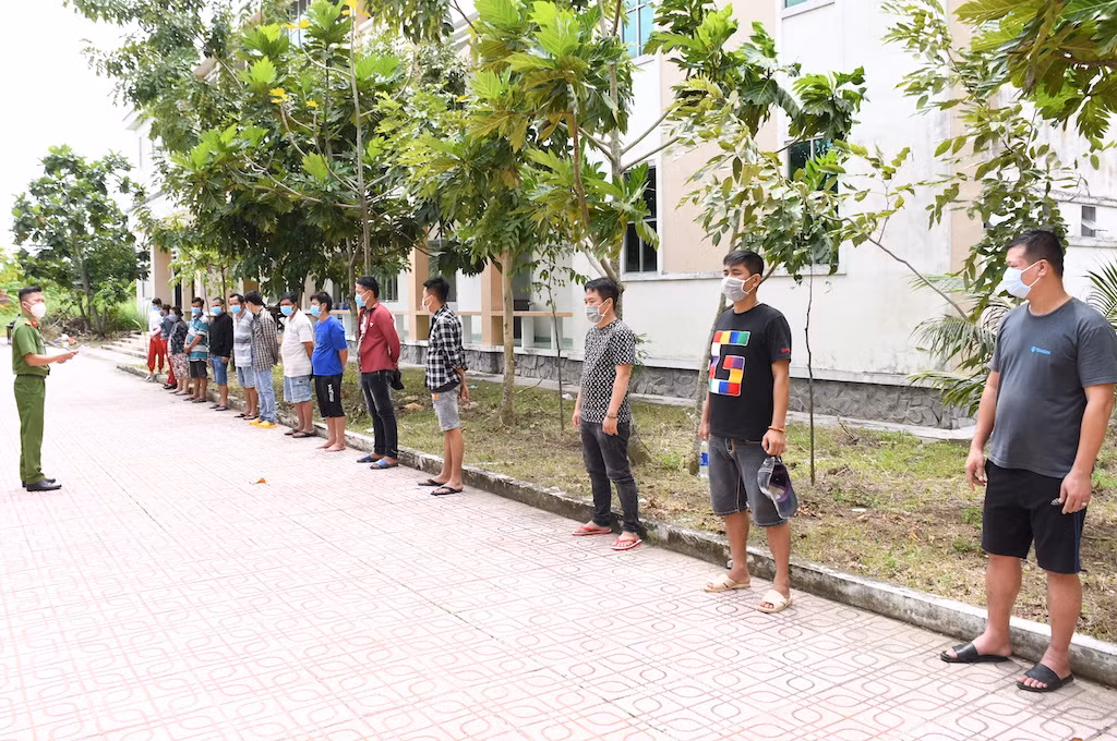 Khởi tố 18 đối tượng trong đường dây đánh bạc tại vườn hoa phong lan ảnh 2