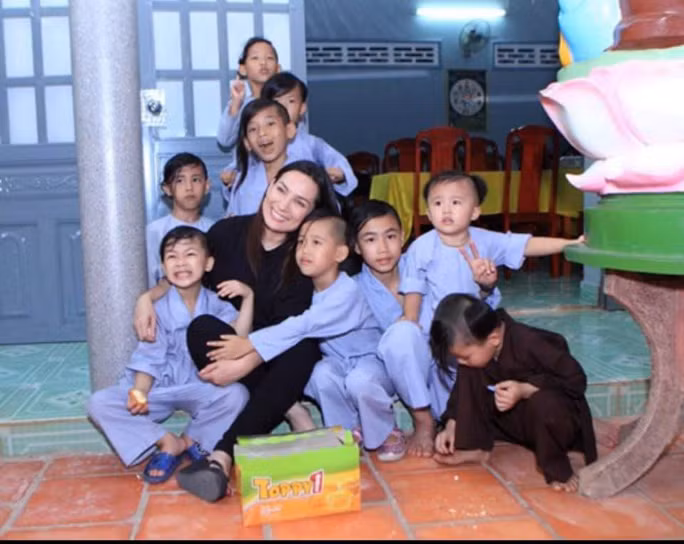 Ca sĩ Phi Nhung qua đời vì COVID-19 -0