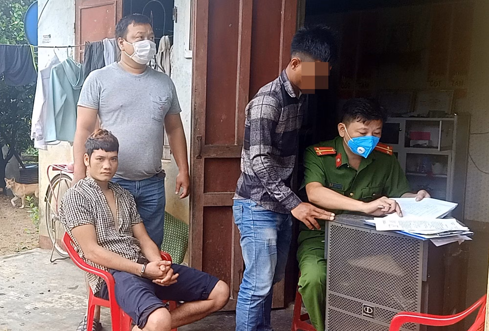 Công an xã tại Quảng Nam liên tiếp bắt giữ 3 đối tượng truy nã -0