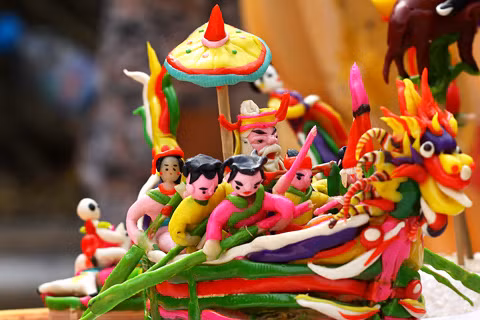 sản phẩm tò he của làng xuân la.jpg -0