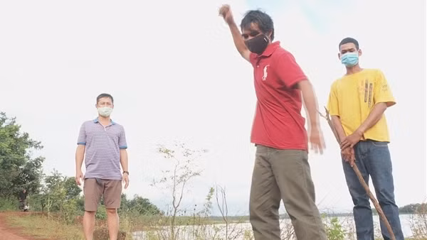 Bất ngờ dùng búa tấn công người đang chơi cờ tử vong ảnh 4
