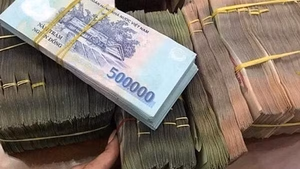 Lãnh đạo Công an TP Hồ Chí Minh thăm, động viên CSKV bị “con nghiện” đâm trọng thương ảnh 4