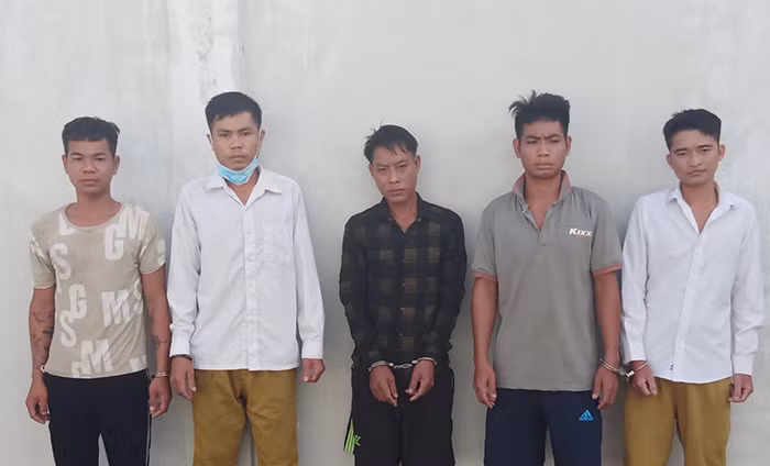 Bắt nhóm đối tượng bắt trộm trâu, xẻ thịt để bán -0