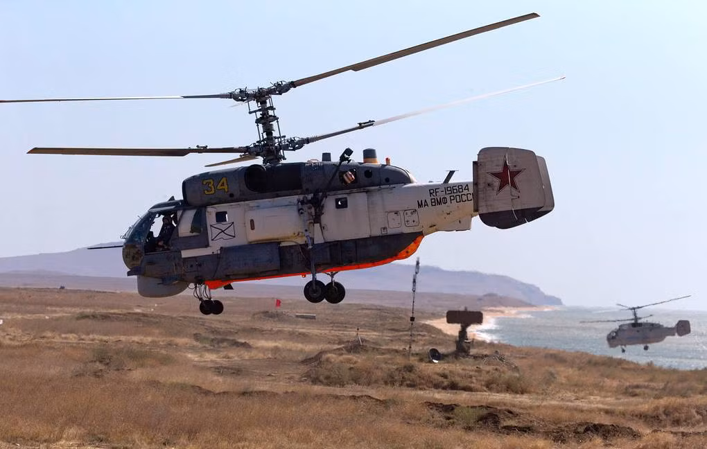 Máy bay Ka-27 Nga chở thành viên FSB đâm vào vách núi -0