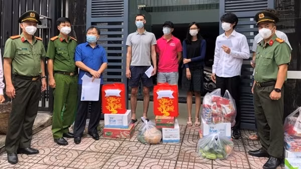Thông tin liên quan vụ TNGT khiến 2 du khách Anh tử vong tại Hội An ảnh 3