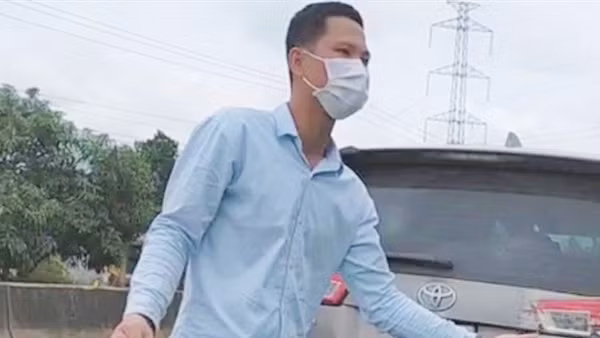 Sử dụng trang phục Công an nhân dân trái phép để "qua mặt" CSGT
