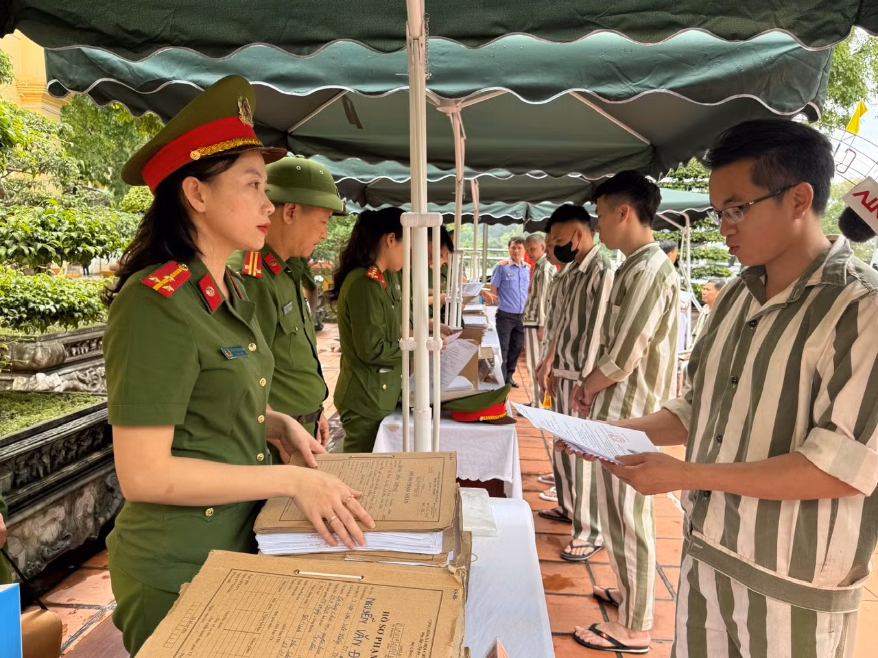 Sẵn sàng cho ngày đặc xá -0