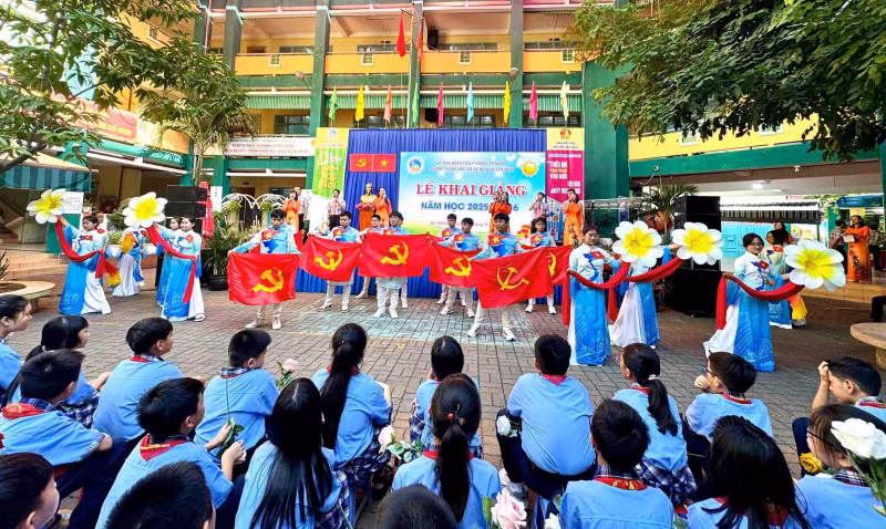 Tưng bừng ngày khai giảng năm học mới -0