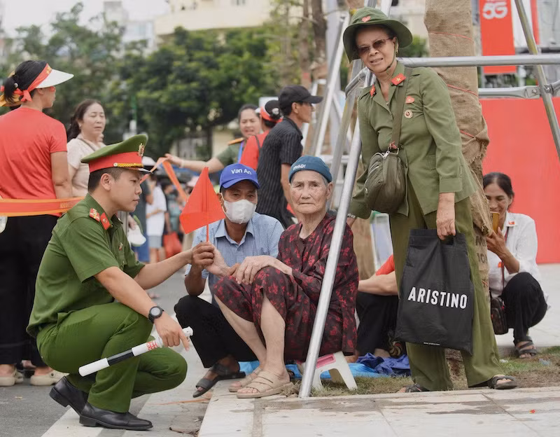 Đồng hành để thấu hiểu vất vả của Công an Thủ đô trong những ngày đảm bảo ANTT Đại lễ A80 -0