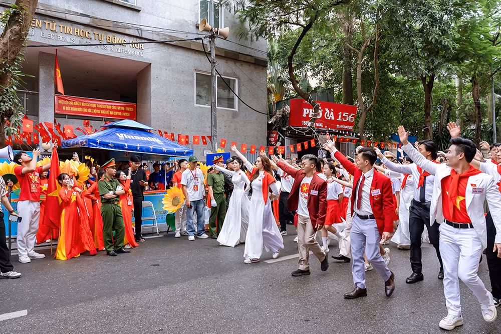 Vinamilk hoà nhịp cùng ngày hội non sông -0