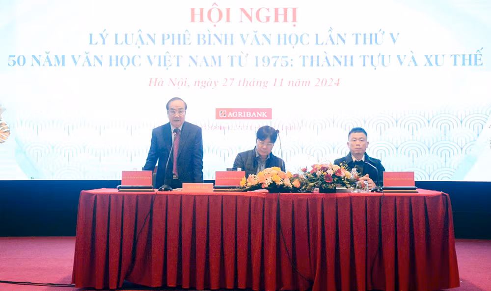 Một trong những hội thảo về lý luận phê bình văn học gần đây được tổ chức quy mô, nhưng chủ đề về văn học thiếu nhi hoàn toàn vắng bóng.