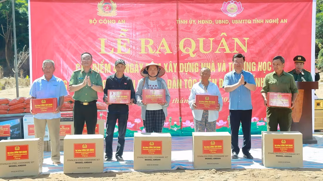 Thư cảm ơn Bộ Công an về sự hỗ trợ nhân dân khắc phục sau lũ -0