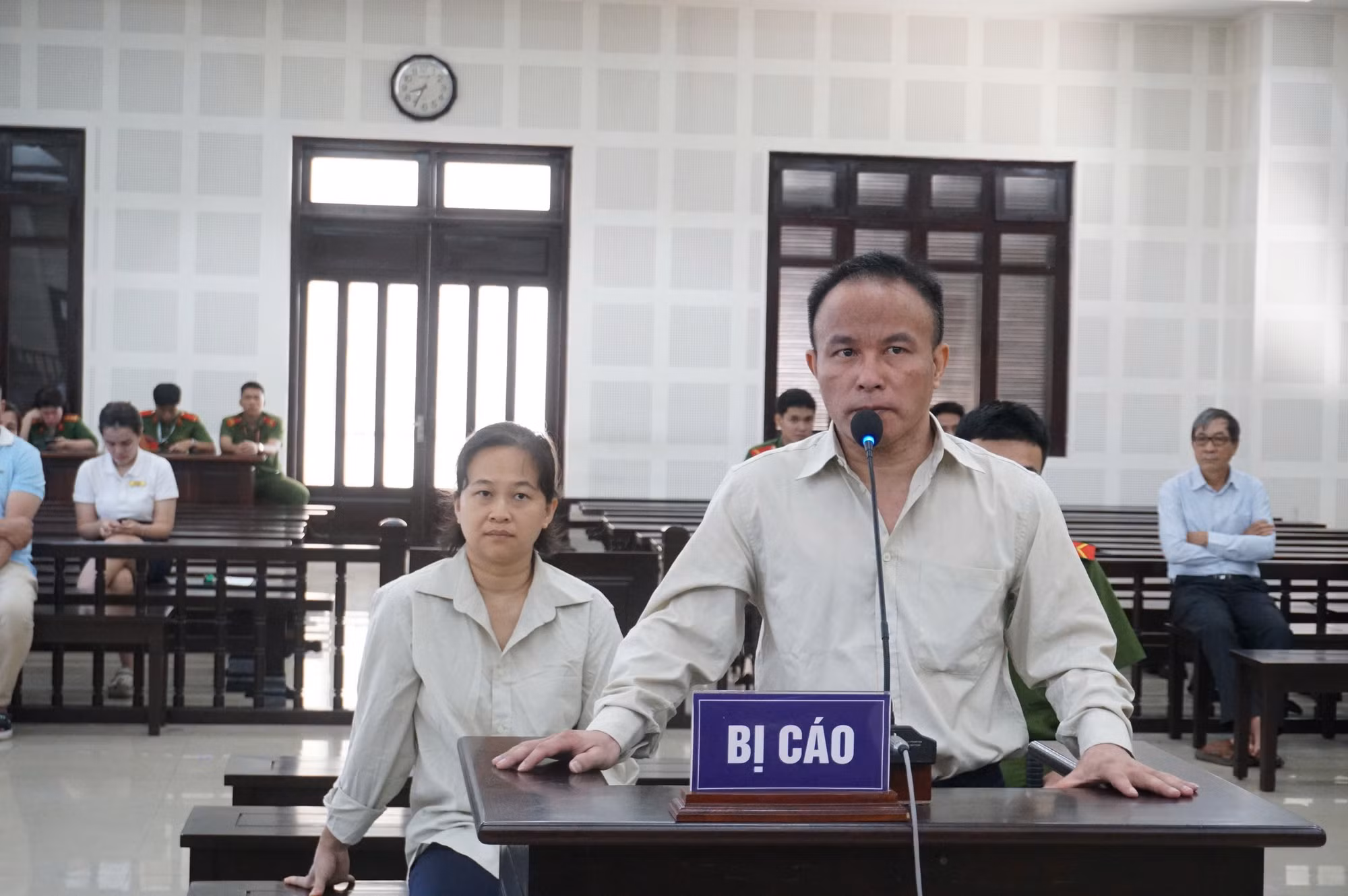 Đà Nẵng: Chiếm đoạt 5 lô đất trị giá hơn 57 tỷ đồng, cựu cán bộ Văn phòng UBND lĩnh 14 năm tù -0