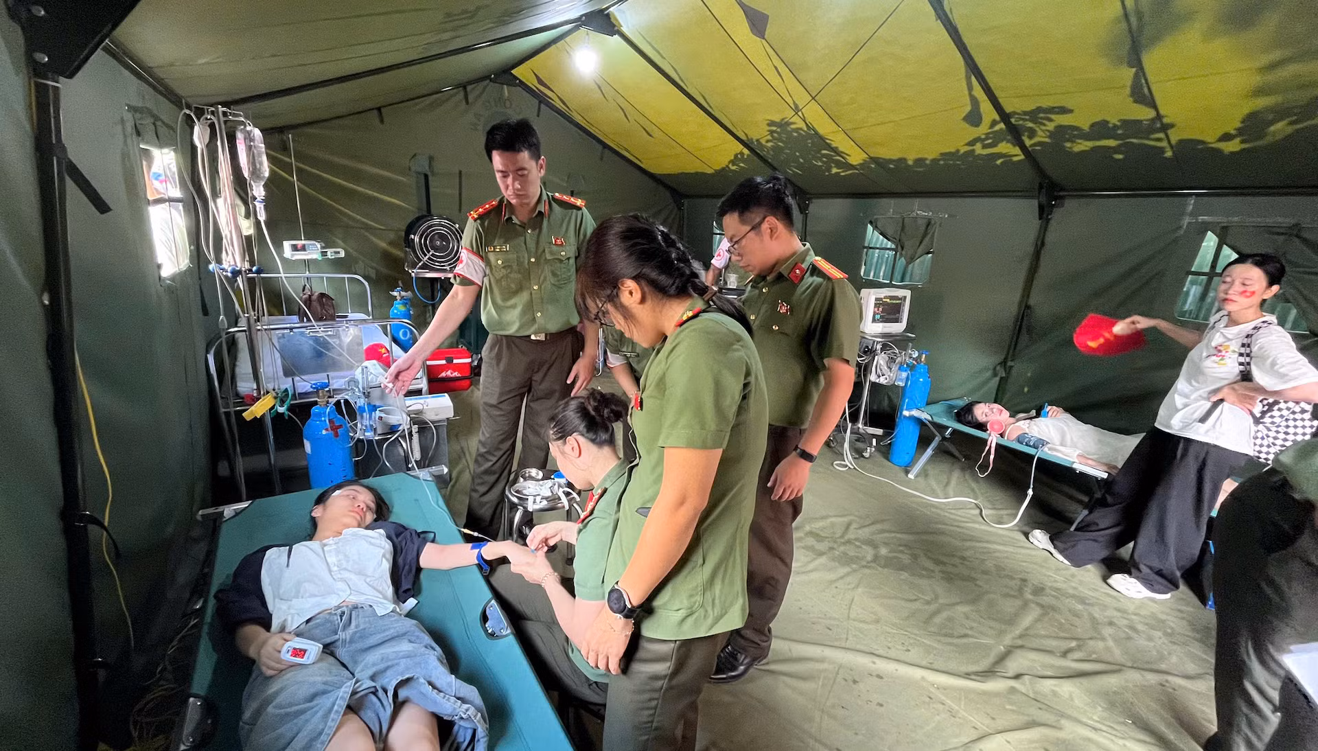 Y tế CAND sơ cấp cứu cho hơn 300 trường hợp trong ngày Đại lễ -0