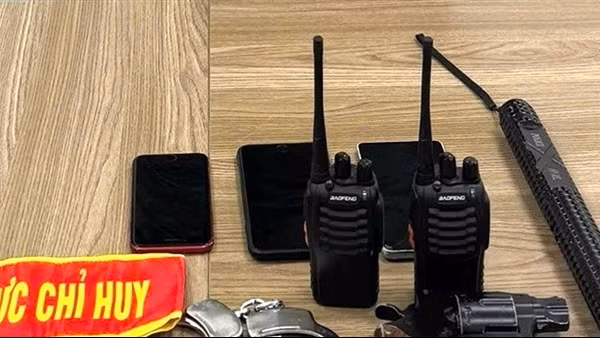 Bắt giữ 2 đối tượng giả danh Cảnh sát hình sự để cướp tài sản
