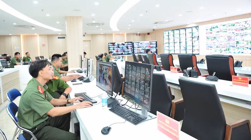 Đồng hành để thấu hiểu vất vả của Công an Thủ đô trong những ngày đảm bảo ANTT Đại lễ A80 -1