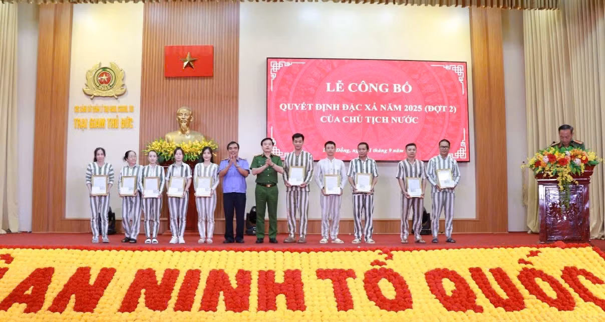 Niềm vui tương phùng ngày trở về -1