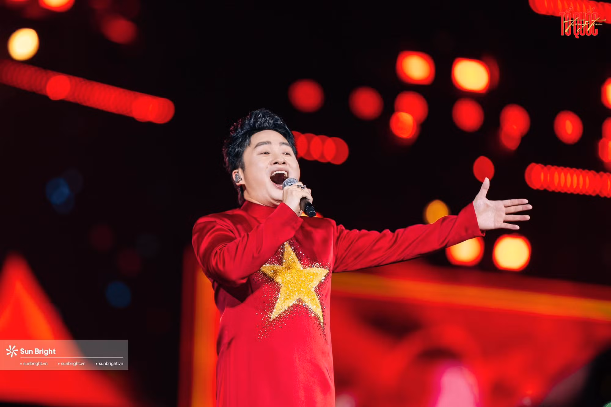 nh-ng ca khúc v- tình yêu dát nu-c lan t-a qua ti-ng hát td.jpg -0