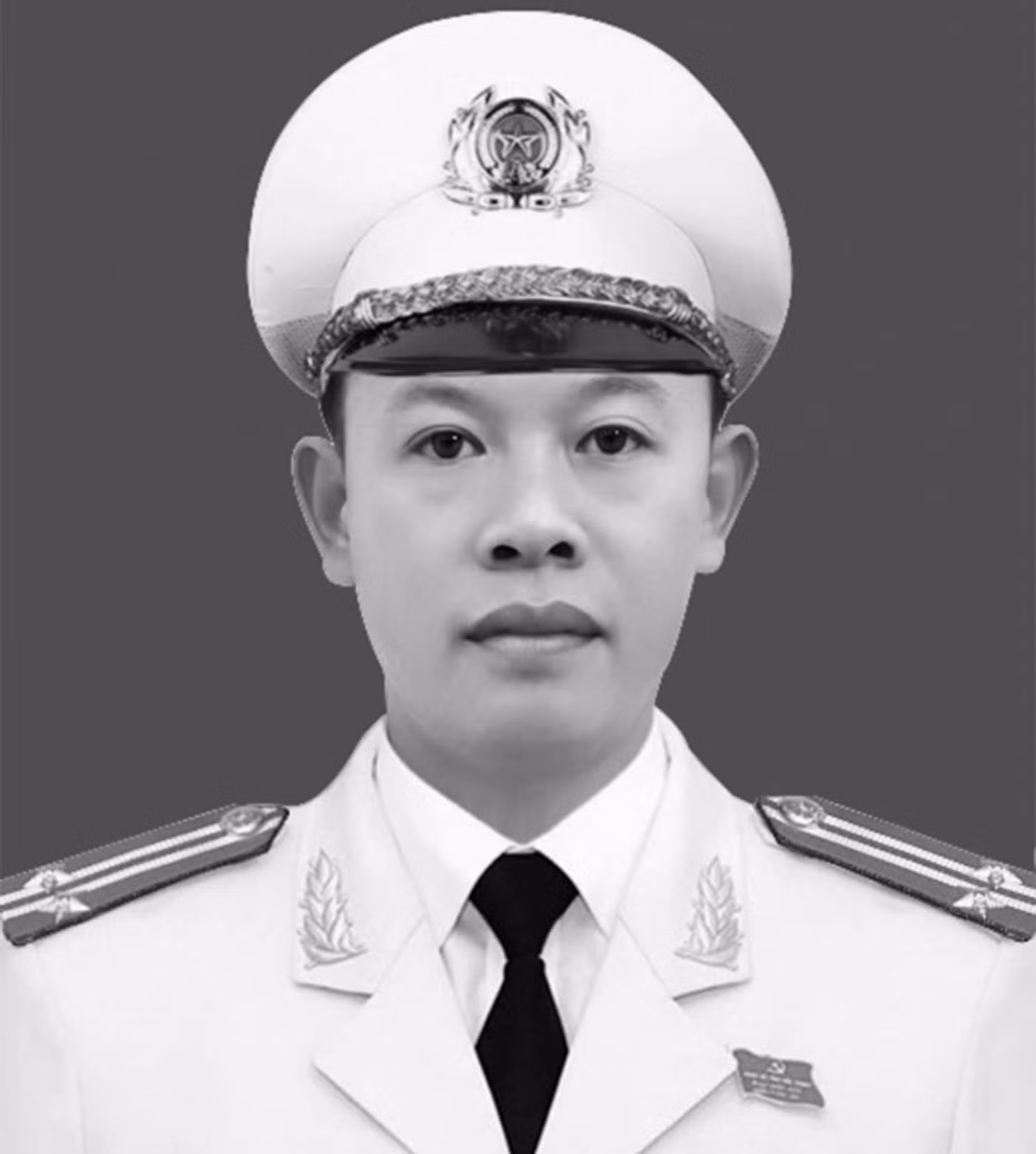 Đồng đội và nhân dân xúc động viếng hương Trung tá Nguyễn Đông Cánh -0