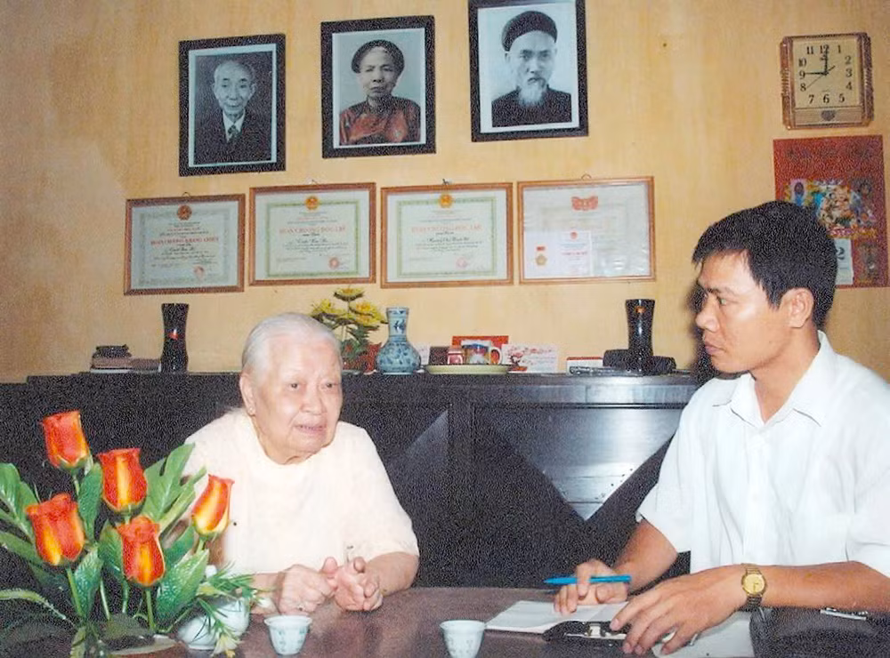 bà hoàng thị hồ bài a quý.jpg -0