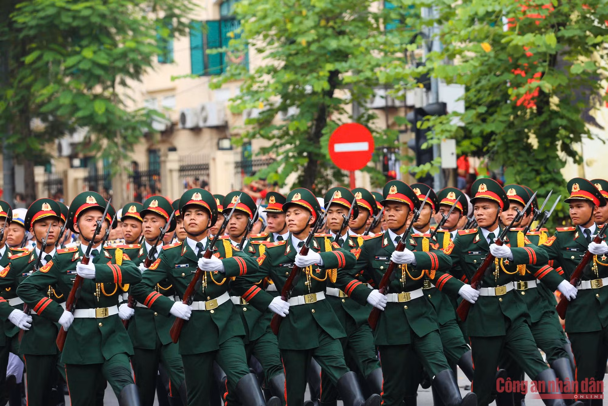 z6968356725856_5a25ccf758534073bf51a93cb4bf99b7.jpg -0