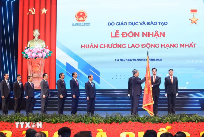 Tổng Bí thư Tô Lâm: Không áp đặt những chuẩn mực cũ cho nền giáo dục hiện đại -0